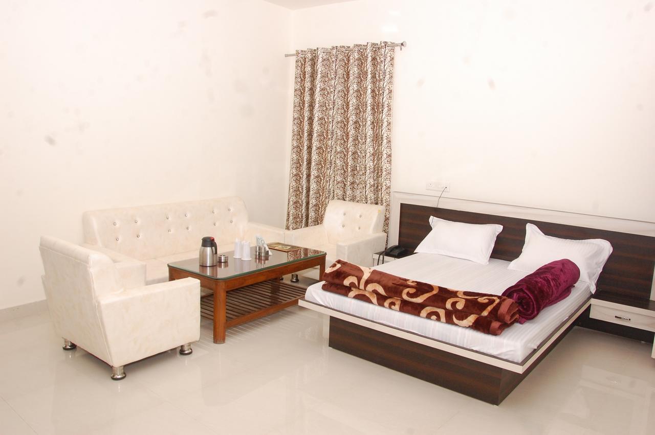 Hotel Prem Bandhan Hisār Dış mekan fotoğraf